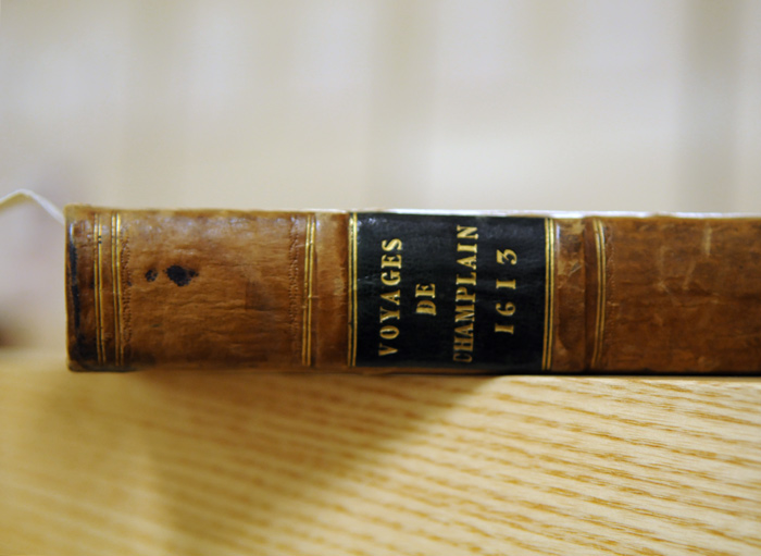 Spine of the book Voyages de Champlain, 1613 [translation : Samuel de Champlain’s Travels, 1613]